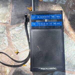 REALISTIC AM/FM TRANSISTOR RADIO